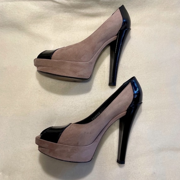 LOUIS VUITTON - Tan Suede/Blk Patent Leather Peeptoe Platform - EU39 (CopyListg) - Picture 5 of 12